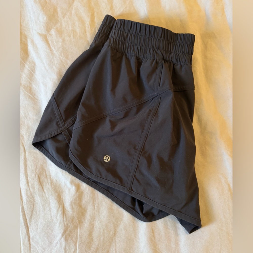 Lululemon track that shorts